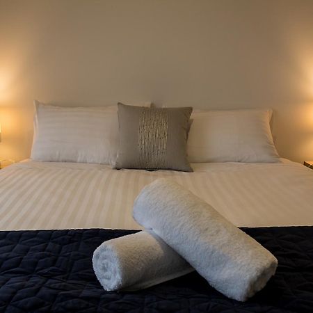 Ulverstone Waterfront Apartments Kültér fotó