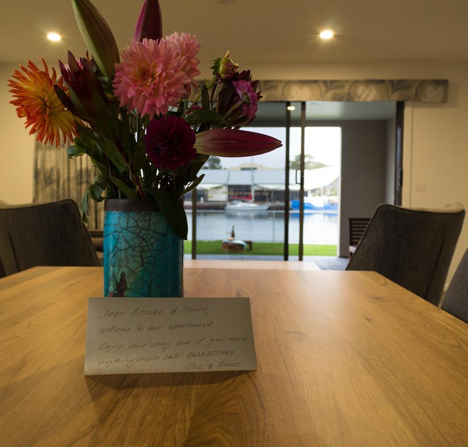 Ulverstone Waterfront Apartments Kültér fotó