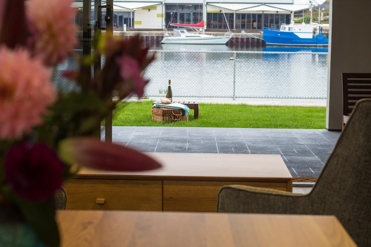 Ulverstone Waterfront Apartments Kültér fotó